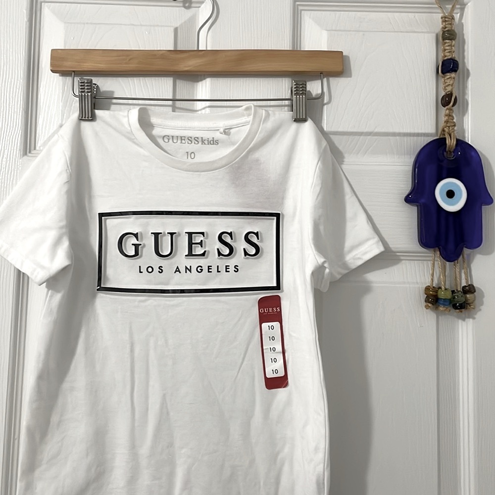 GUESS Los Angeles White T-Shirt with Black 3-D Design 😍 Size 10 Kids 🖤🤍 NEW